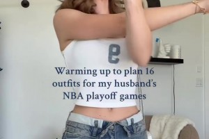 羡慕秃曼巴的每一天！卡鲁索娇妻自拍秀穿搭，身材真好啊😍